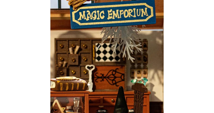 Robotime Kiki Magic Emporium – Mini Cottage In Miniatura Fai Da Te – Kit Costruzione Dettagliato Per Adulti E Ragazzi - 3